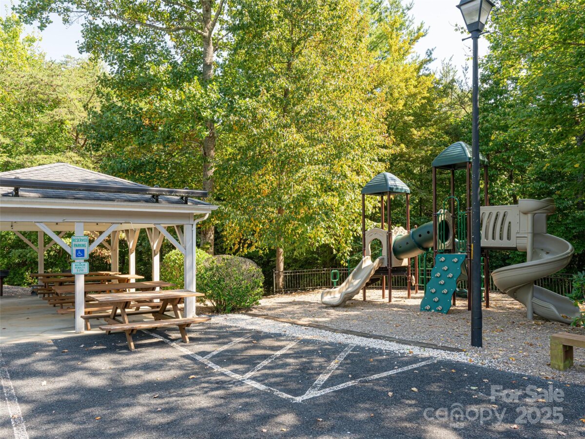 Avery Creek 18 4317077r