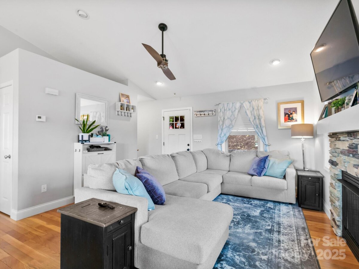 Weaverville 9 4317353i