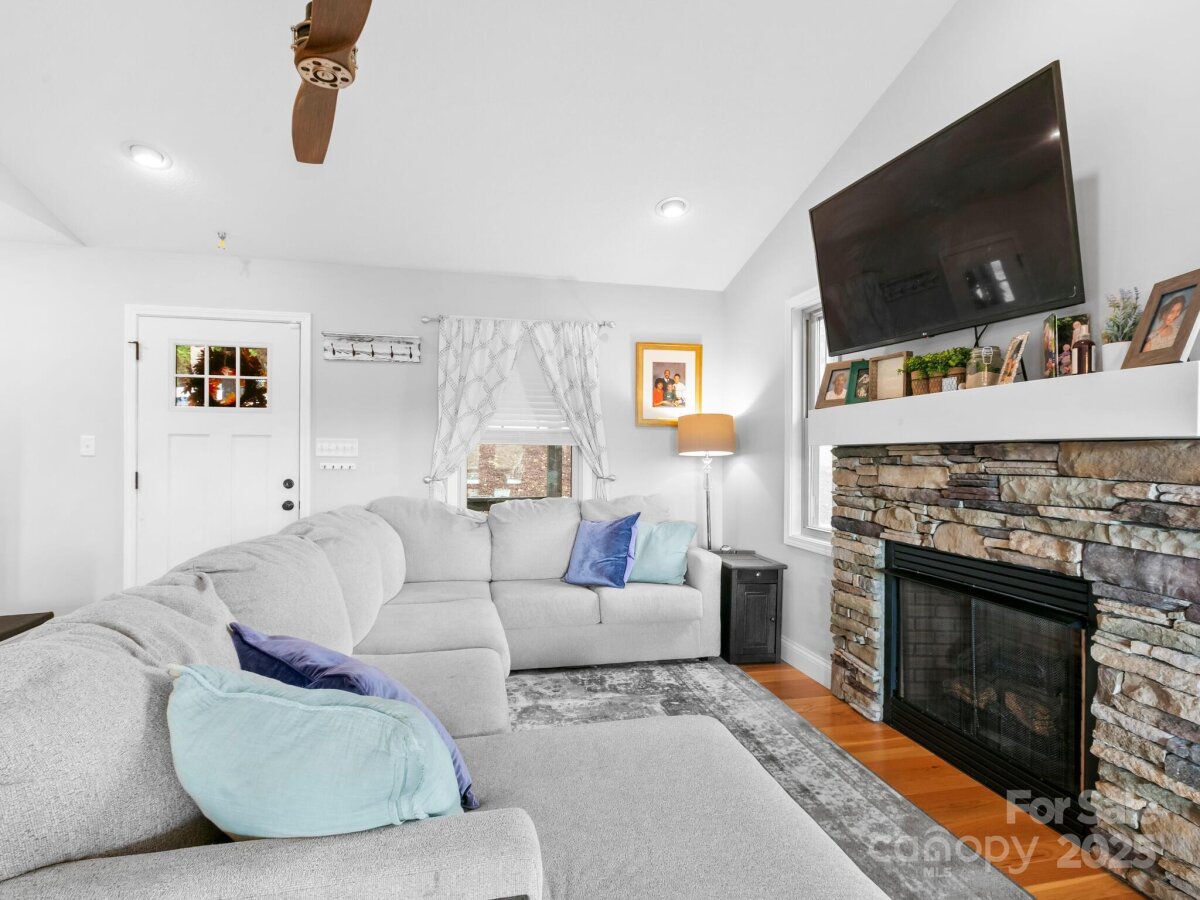 Weaverville 10 4317353j