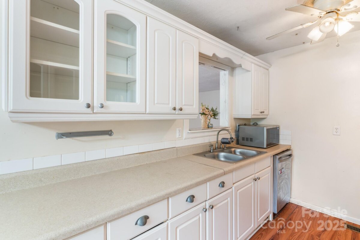 Fairview 20 4317483p