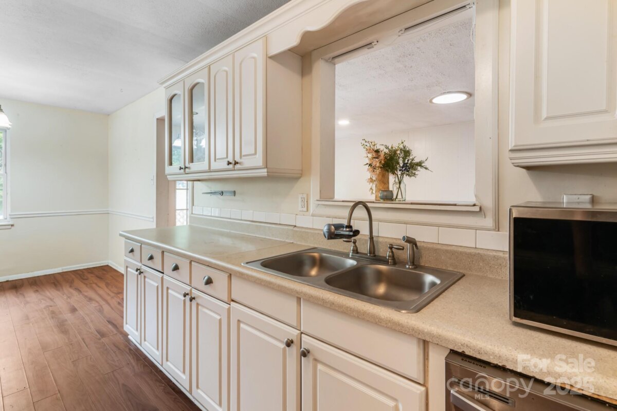 Fairview 22 4317483r