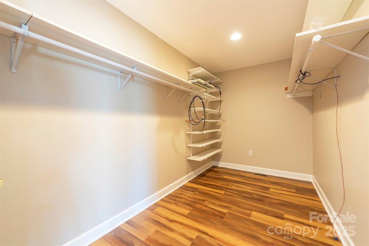 Waynesville 19 4318397s