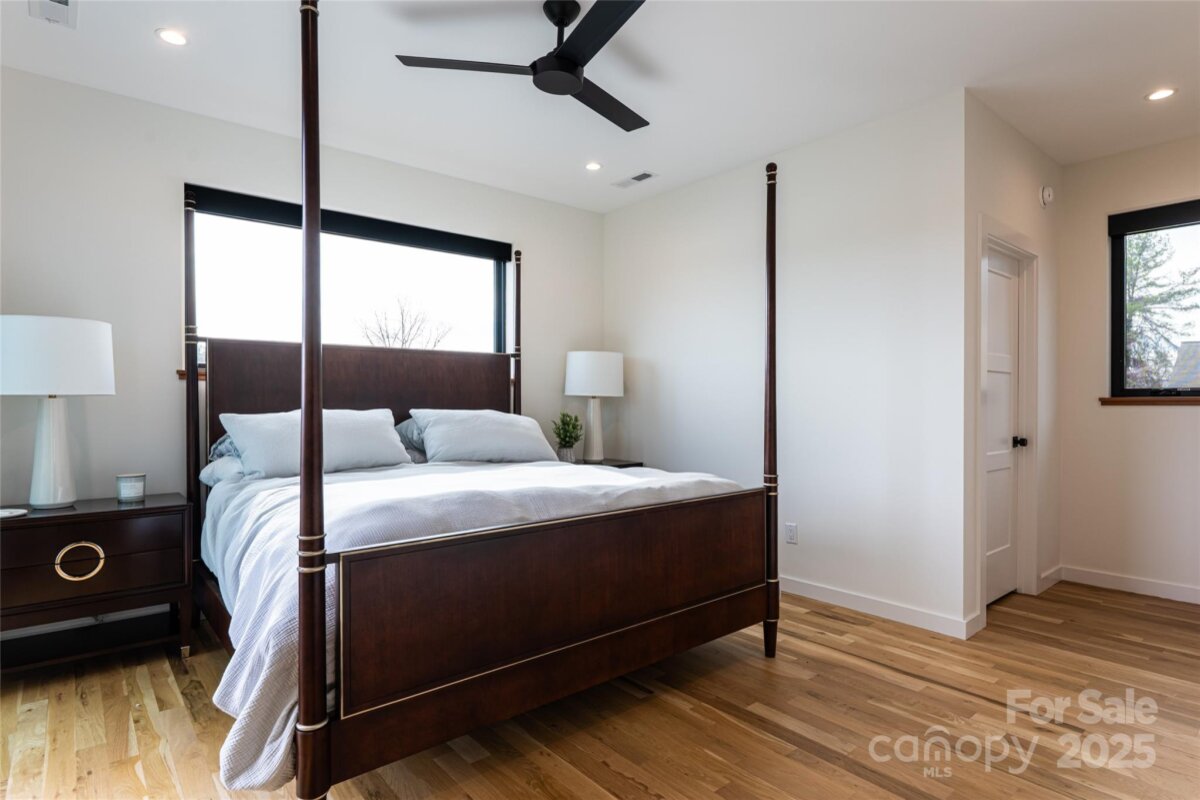 West Asheville 10 4318476j