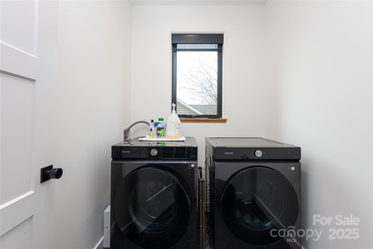 West Asheville 25 4318476y