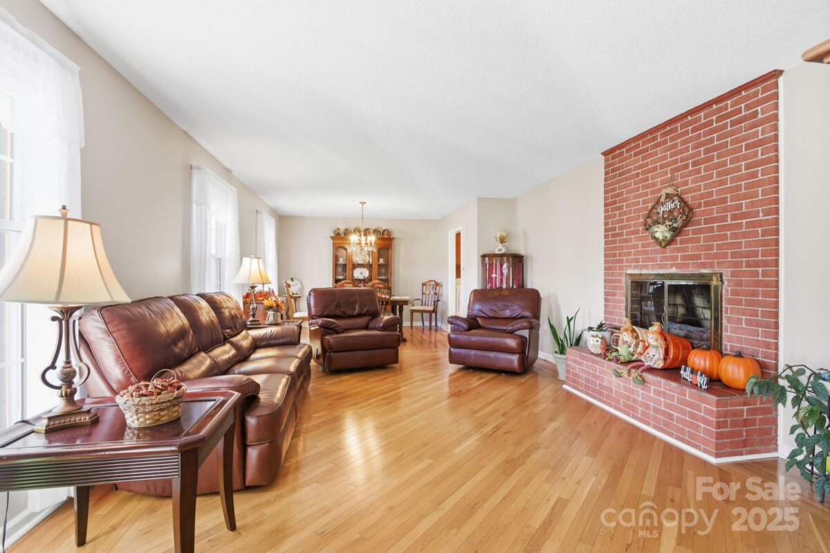 Haw Creek 10 4318510j