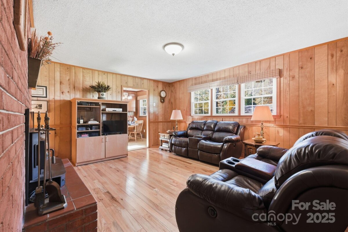 Haw Creek 17 4318510q