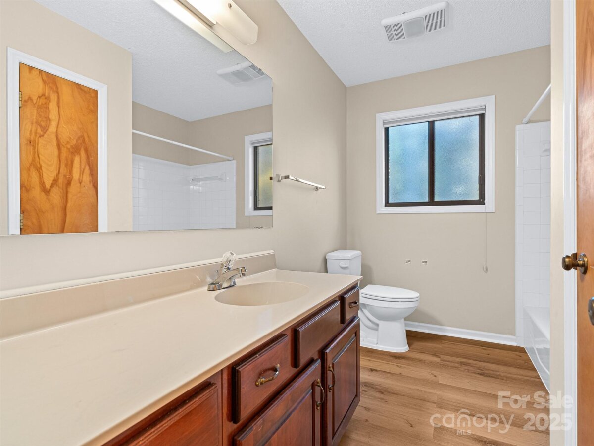 Avery Creek 13 4318893m