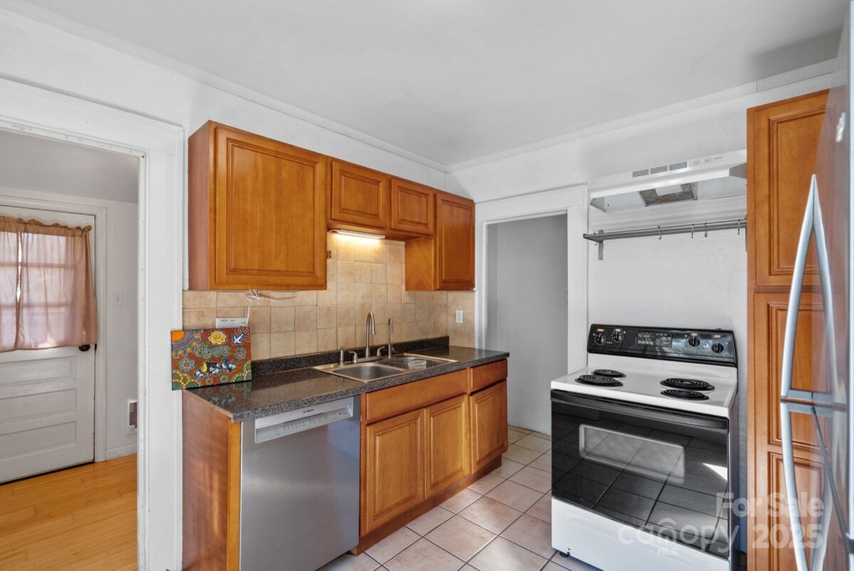 Five Points 12 4318906l