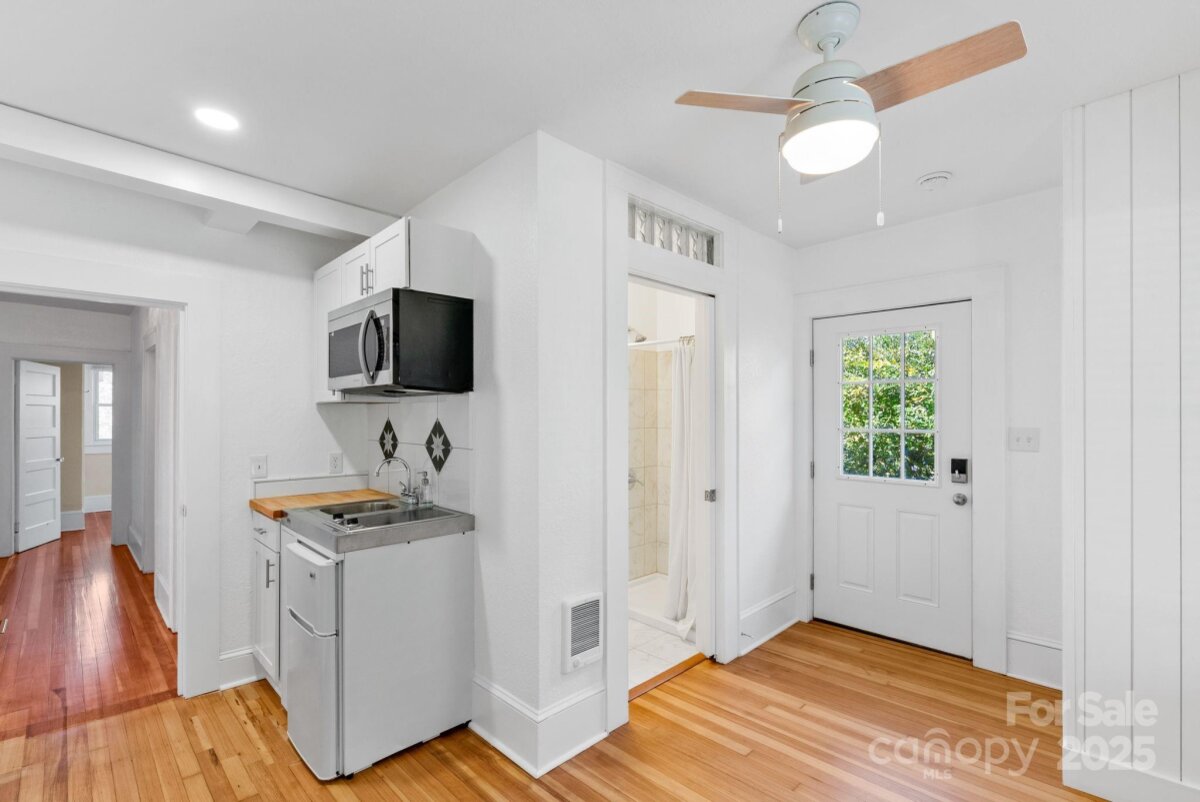 Five Points 18 4318906r