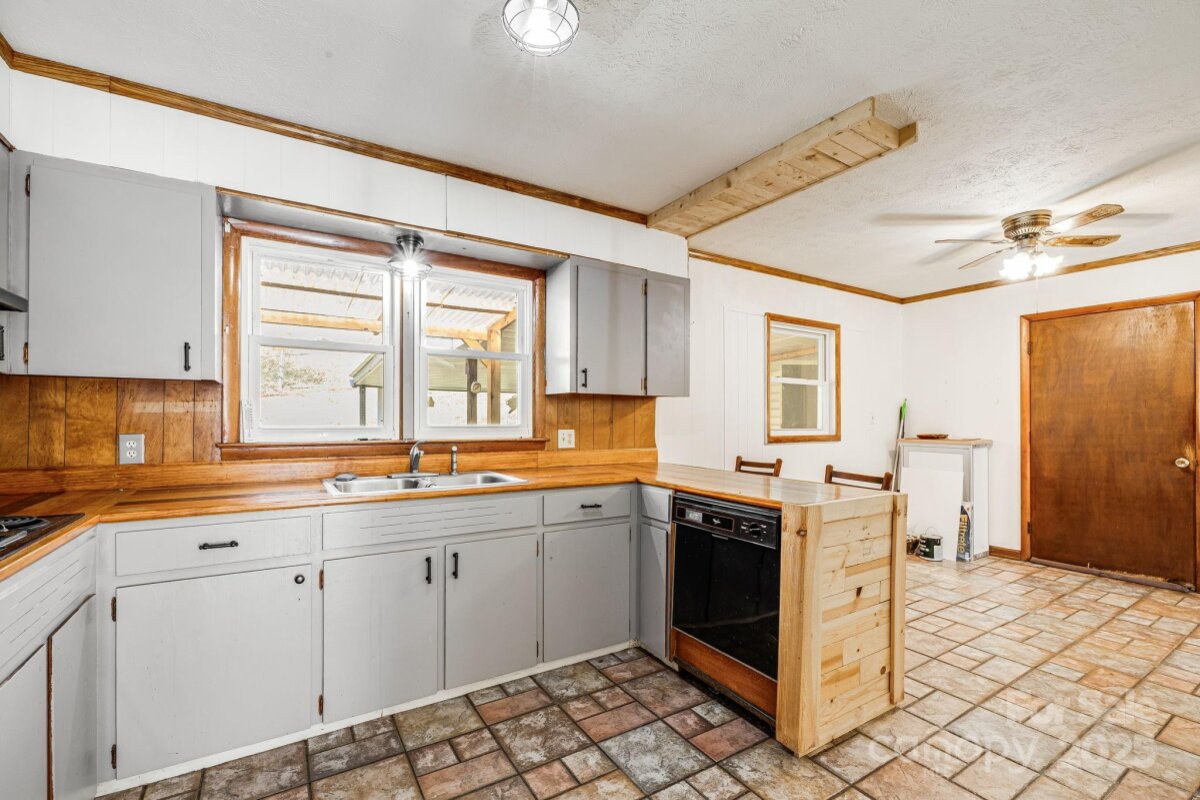 Mars Hill 16 4318922p