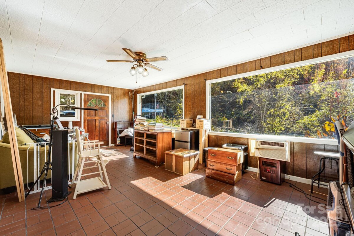 Mars Hill 18 4318922r