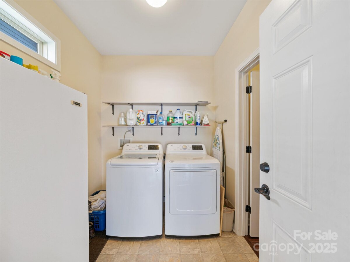 Weaverville 9 4318994i