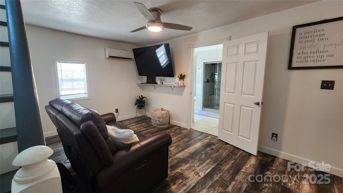 Waynesville 9 4319029i