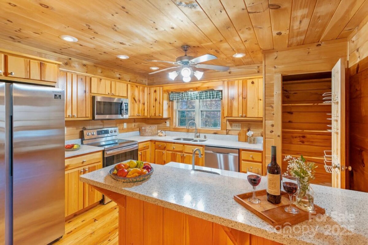 Waynesville 8 4319469h