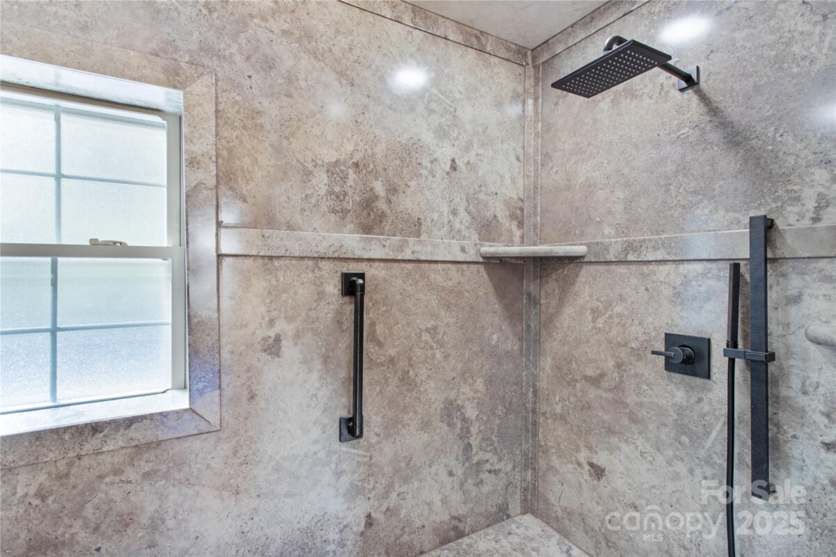 Waynesville 12 4319469l