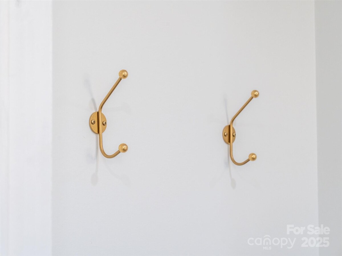 Kenilworth 22 4320588v