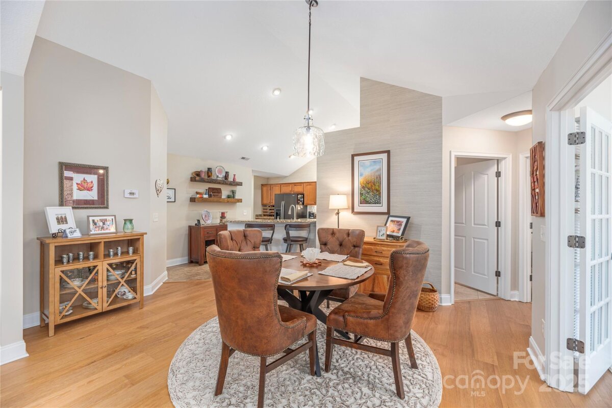 Weaverville 11 4320653k