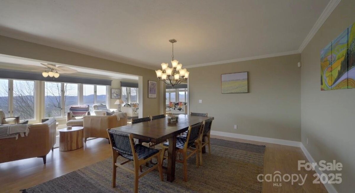 Hendersonville 10 4320767j