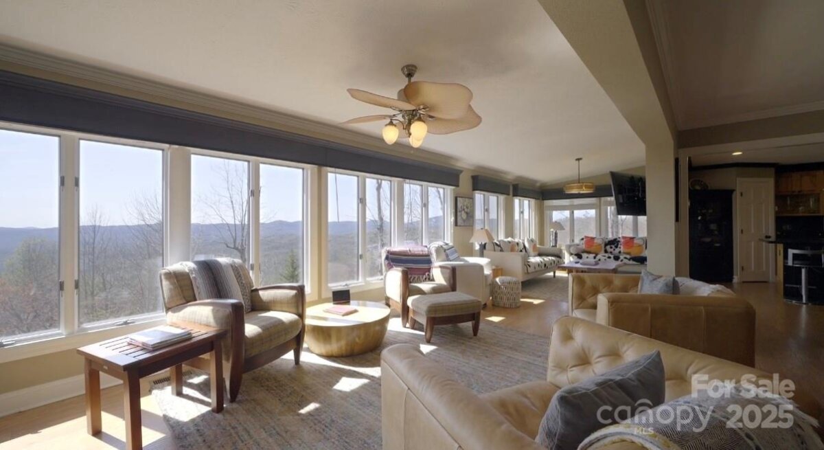 Hendersonville 11 4320767k