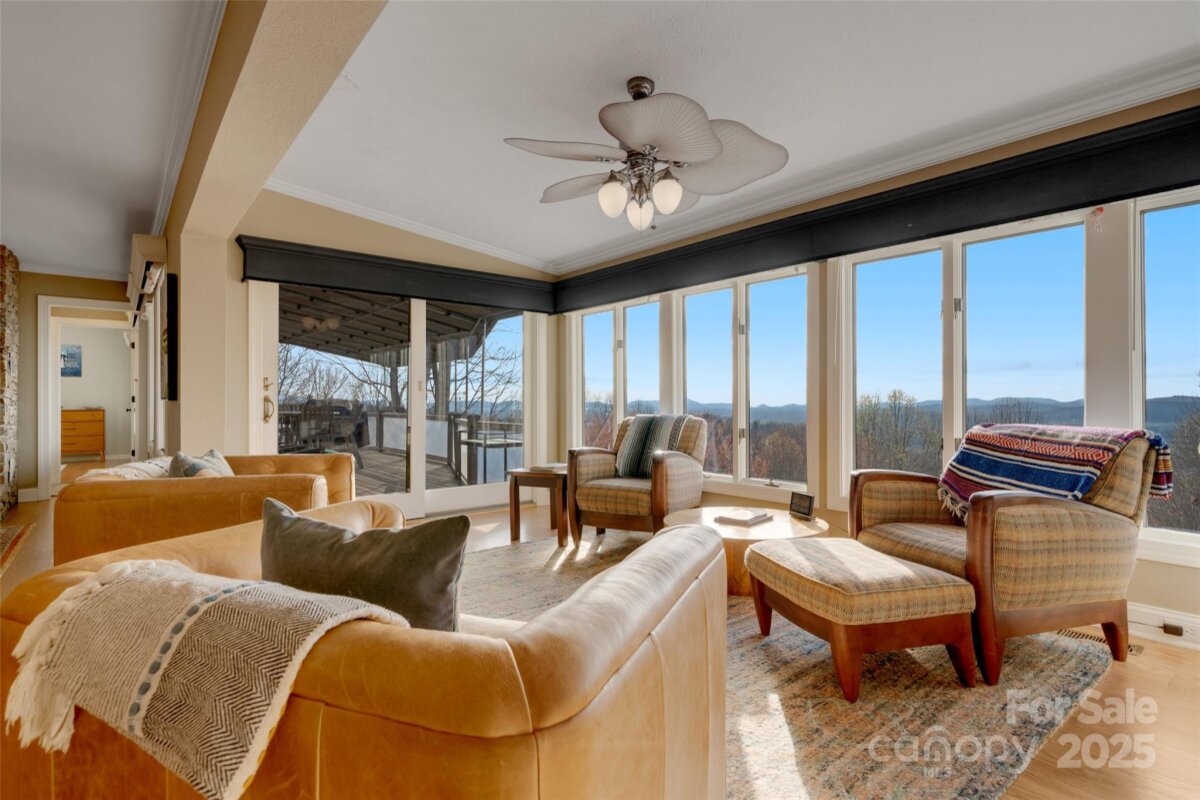 Hendersonville 12 4320767l