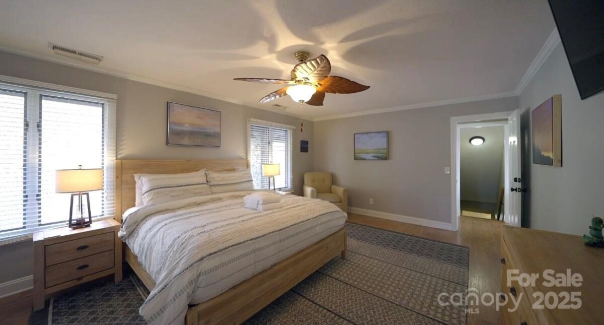 Hendersonville 26 4320767z