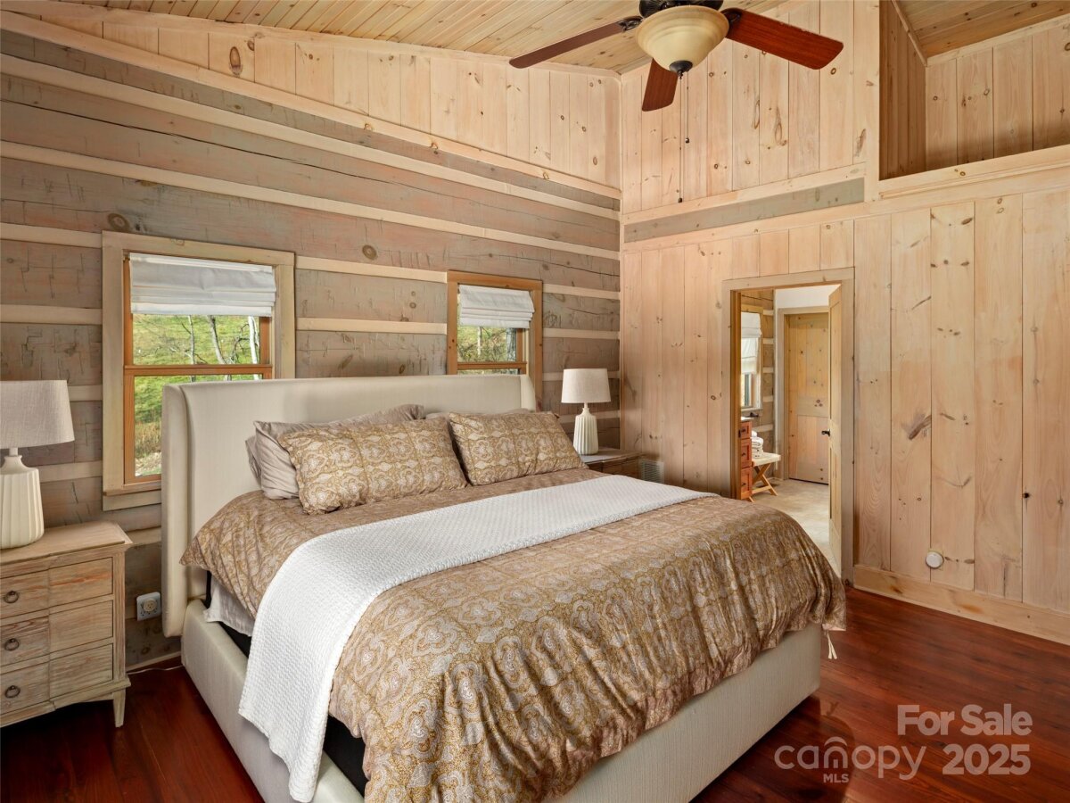 Waynesville 22 4322112v