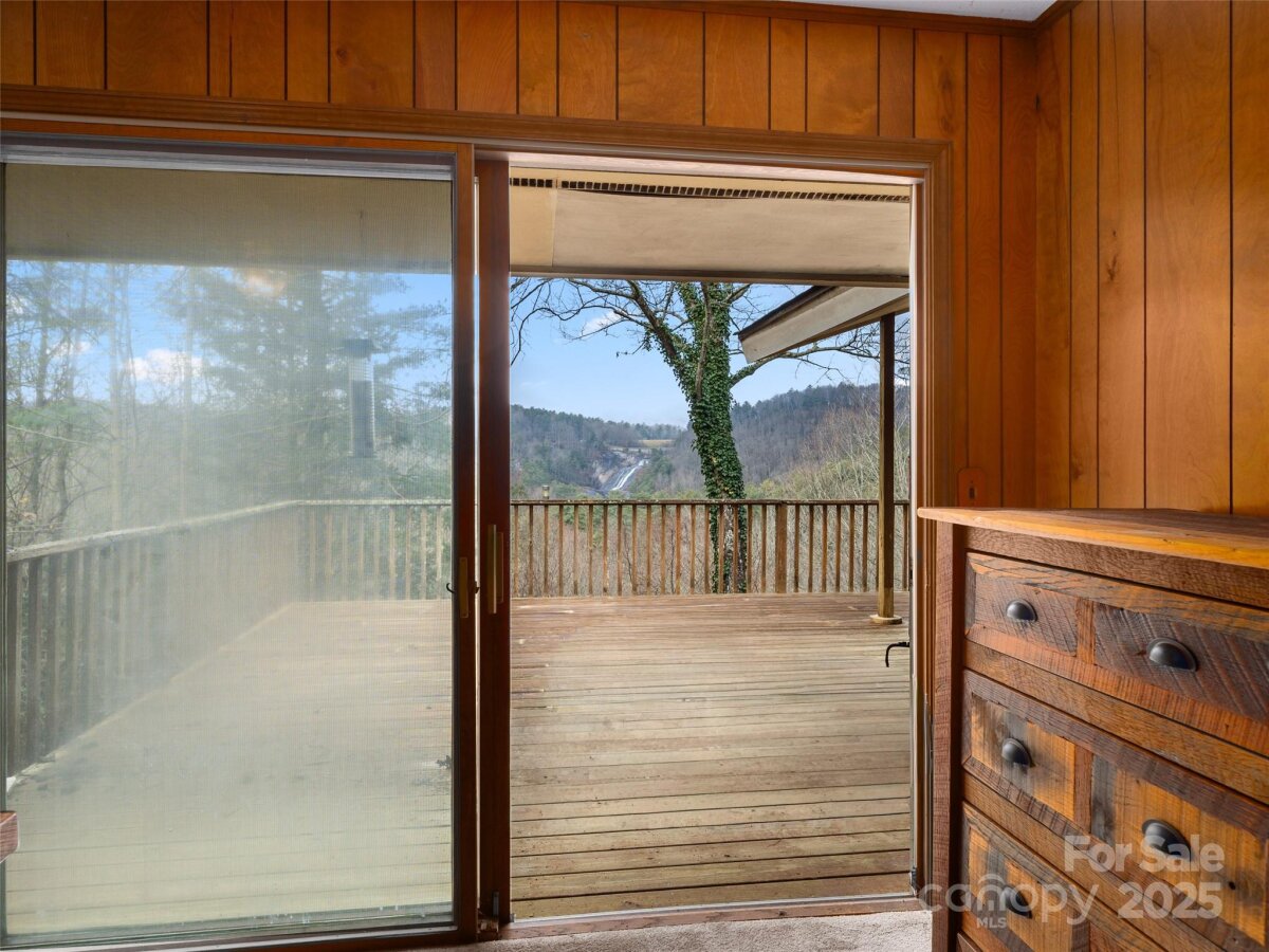 Lake Toxaway District 14 4322459n