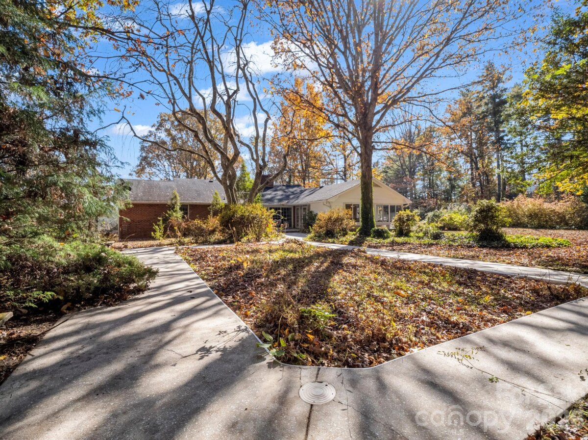 Hendersonville 4 4322794d