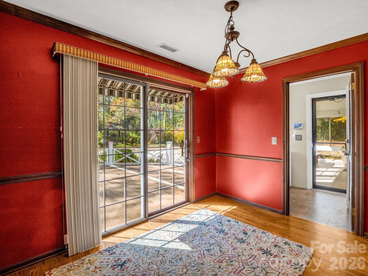 Hendersonville 12 4322794l