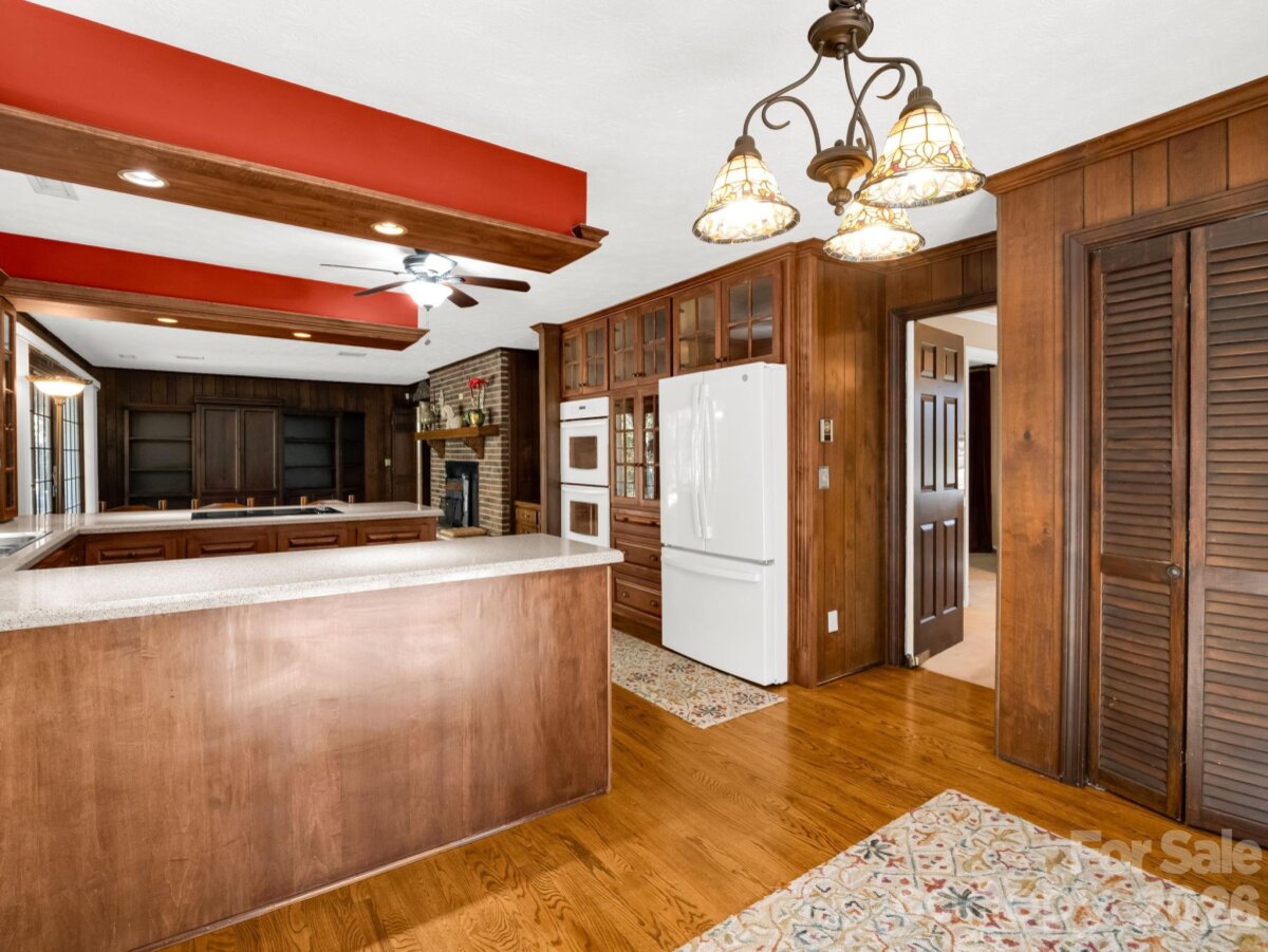 Hendersonville 14 4322794n