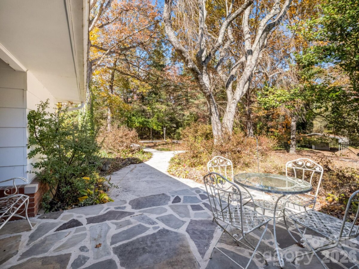 Hendersonville 17 4322794q