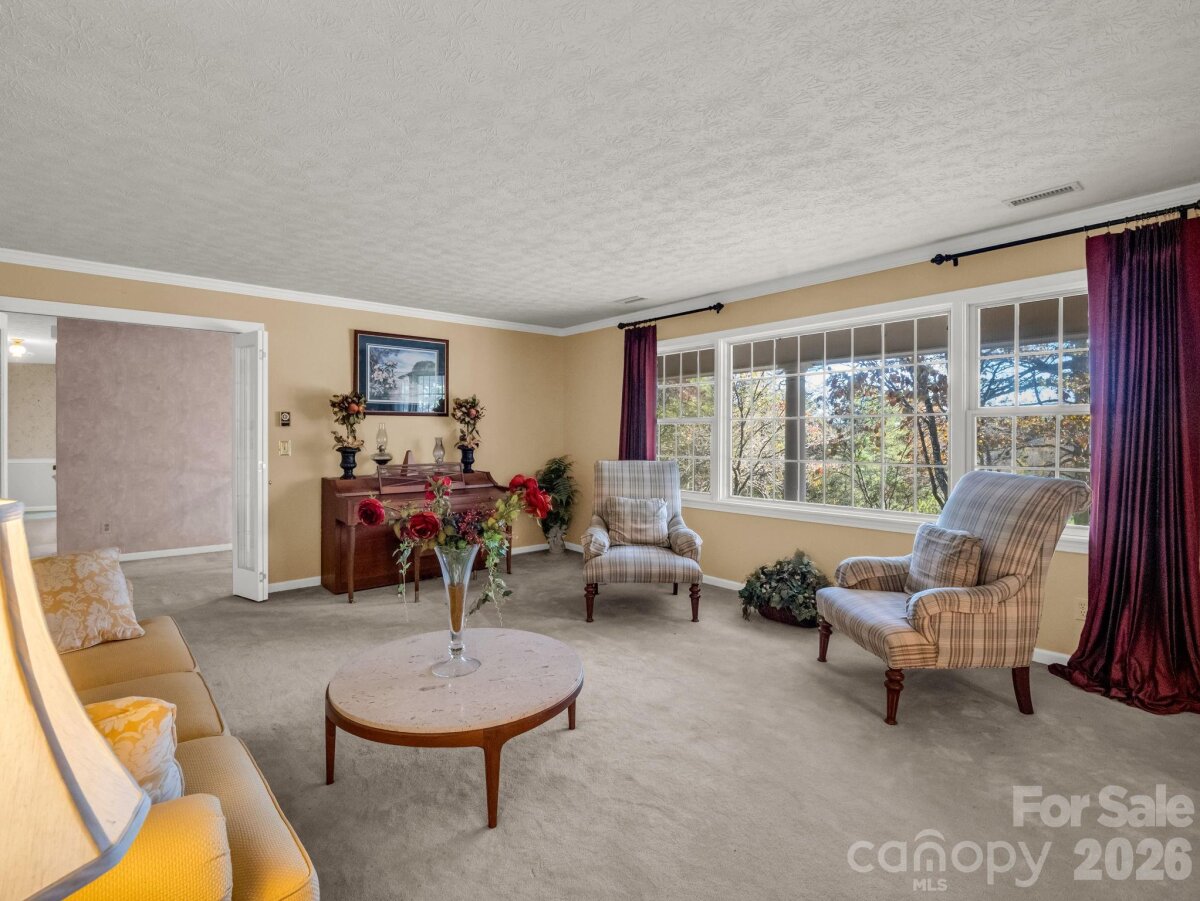 Hendersonville 21 4322794u