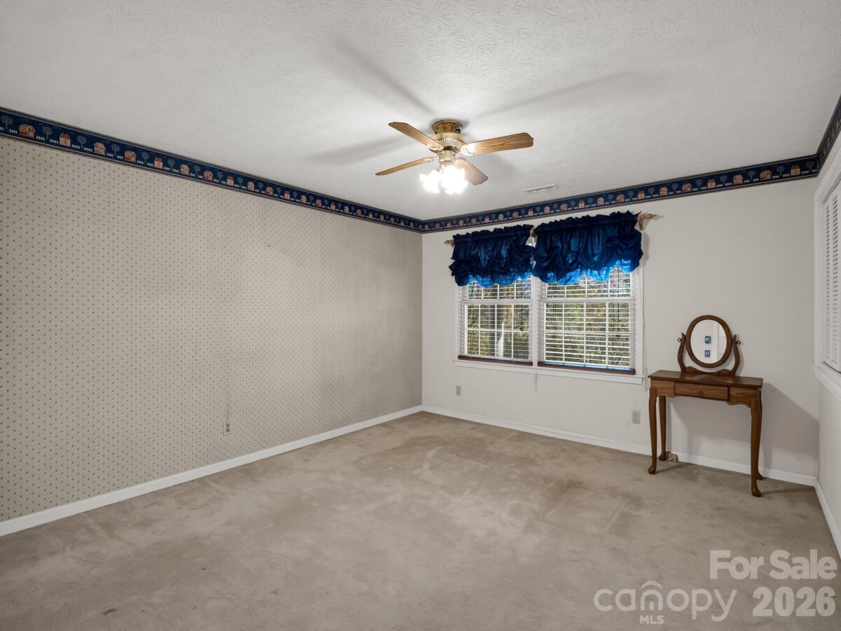 Hendersonville 23 4322794w