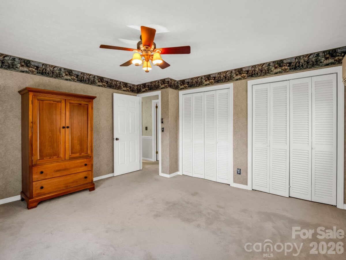 Hendersonville 26 4322794z