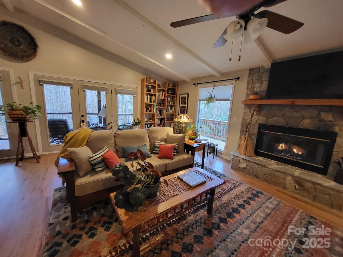 Waynesville 8 4323026h