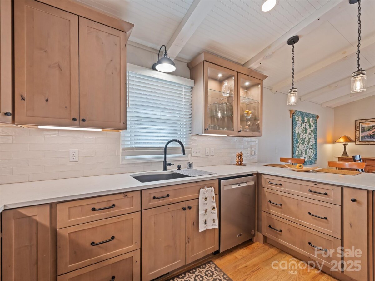 Waynesville 18 4323026r