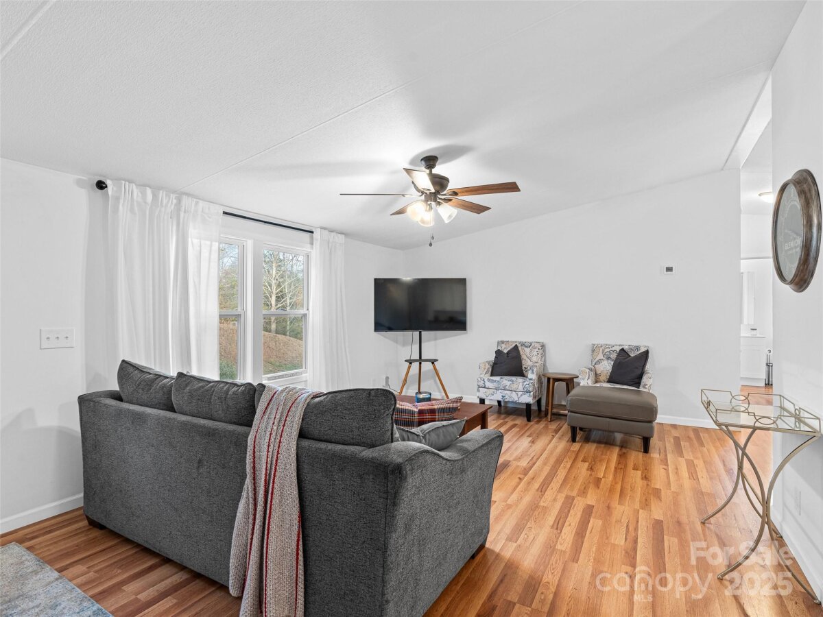 Leicester 4 4323129d