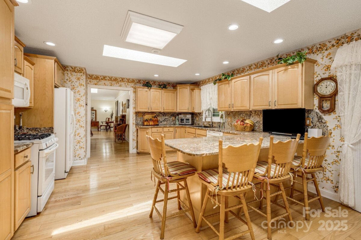 Hendersonville 4 4323203d