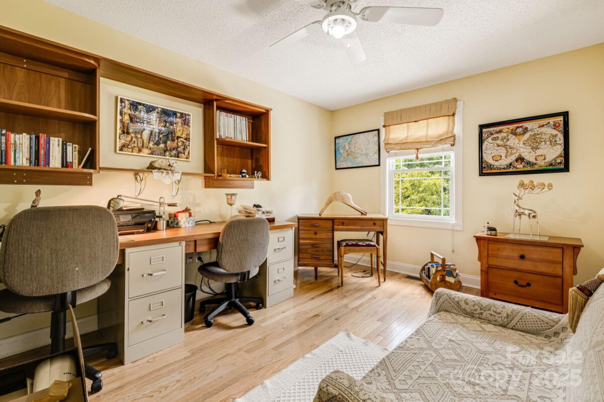 Hendersonville 6 4323203f