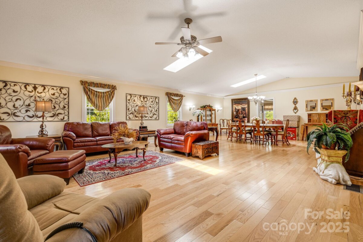 Hendersonville 12 4323203l