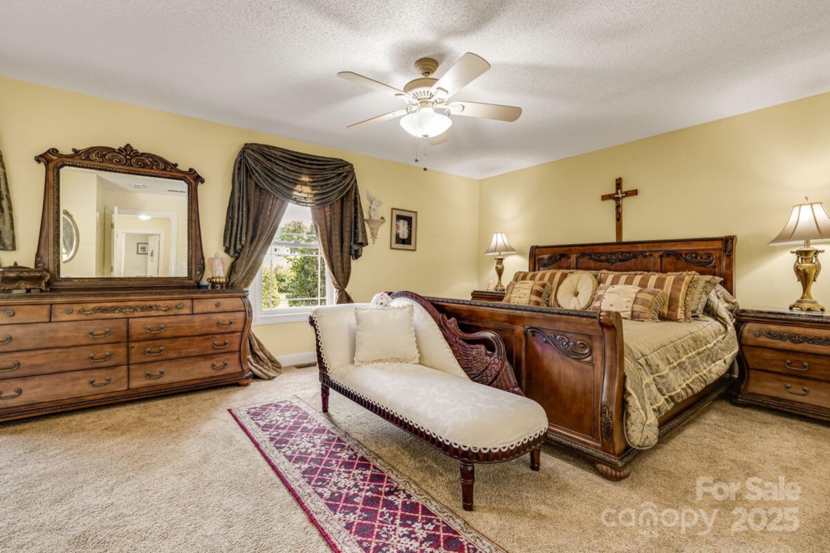 Hendersonville 15 4323203o