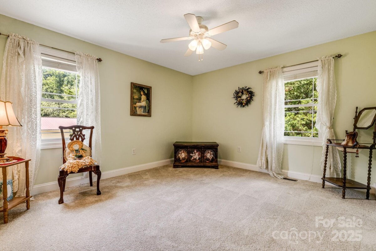 Hendersonville 18 4323203r