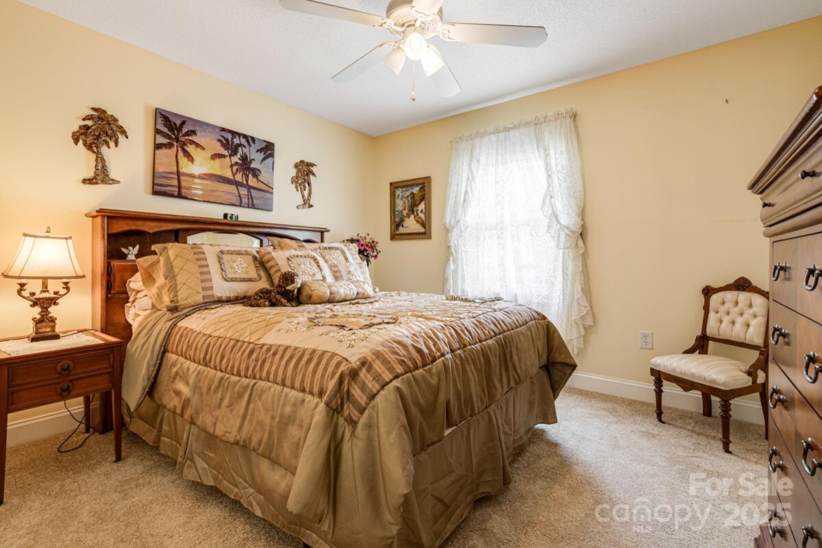 Hendersonville 20 4323203t