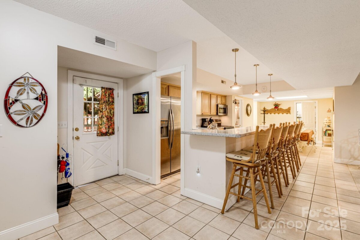 Hendersonville 23 4323203w