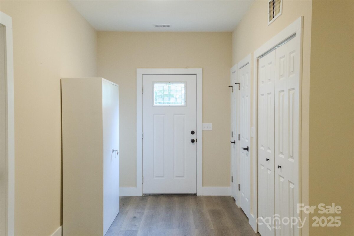 Weaverville 23 4324659w