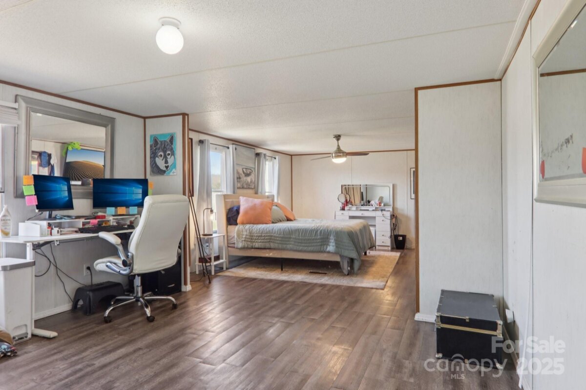 Leicester 12 4324763l