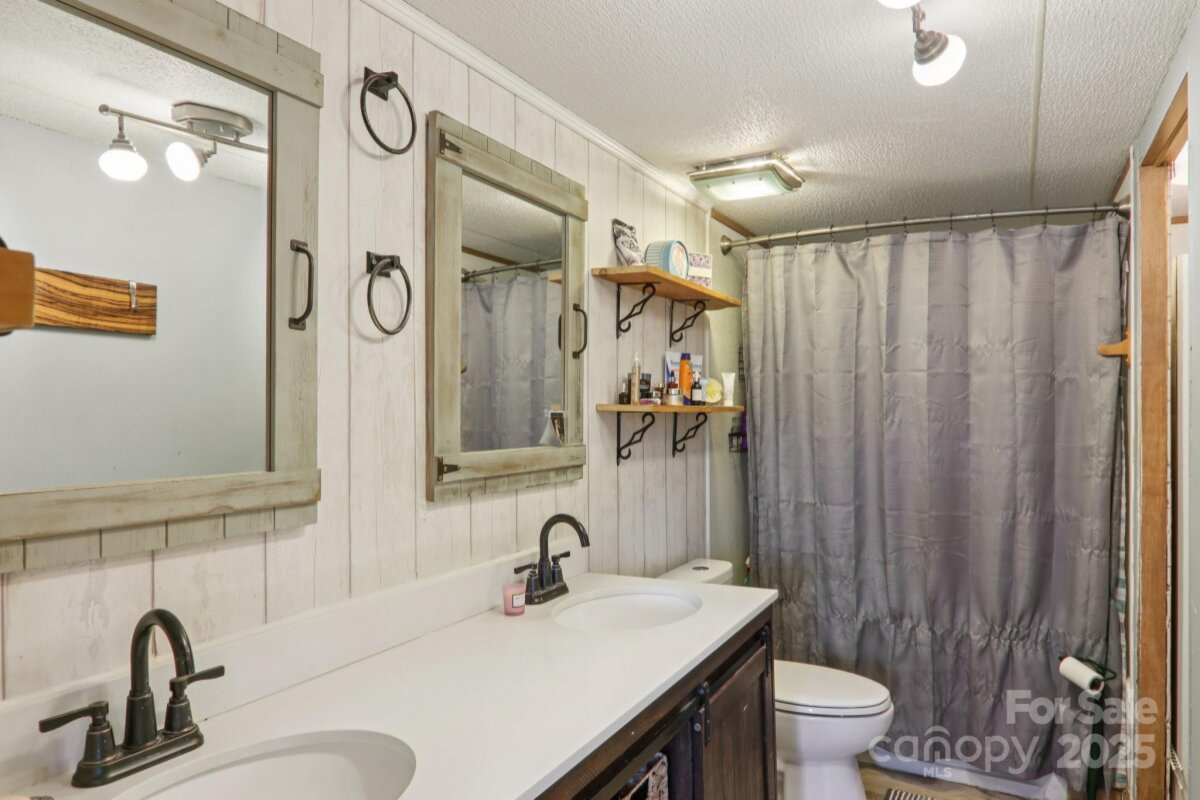 Leicester 16 4324763p