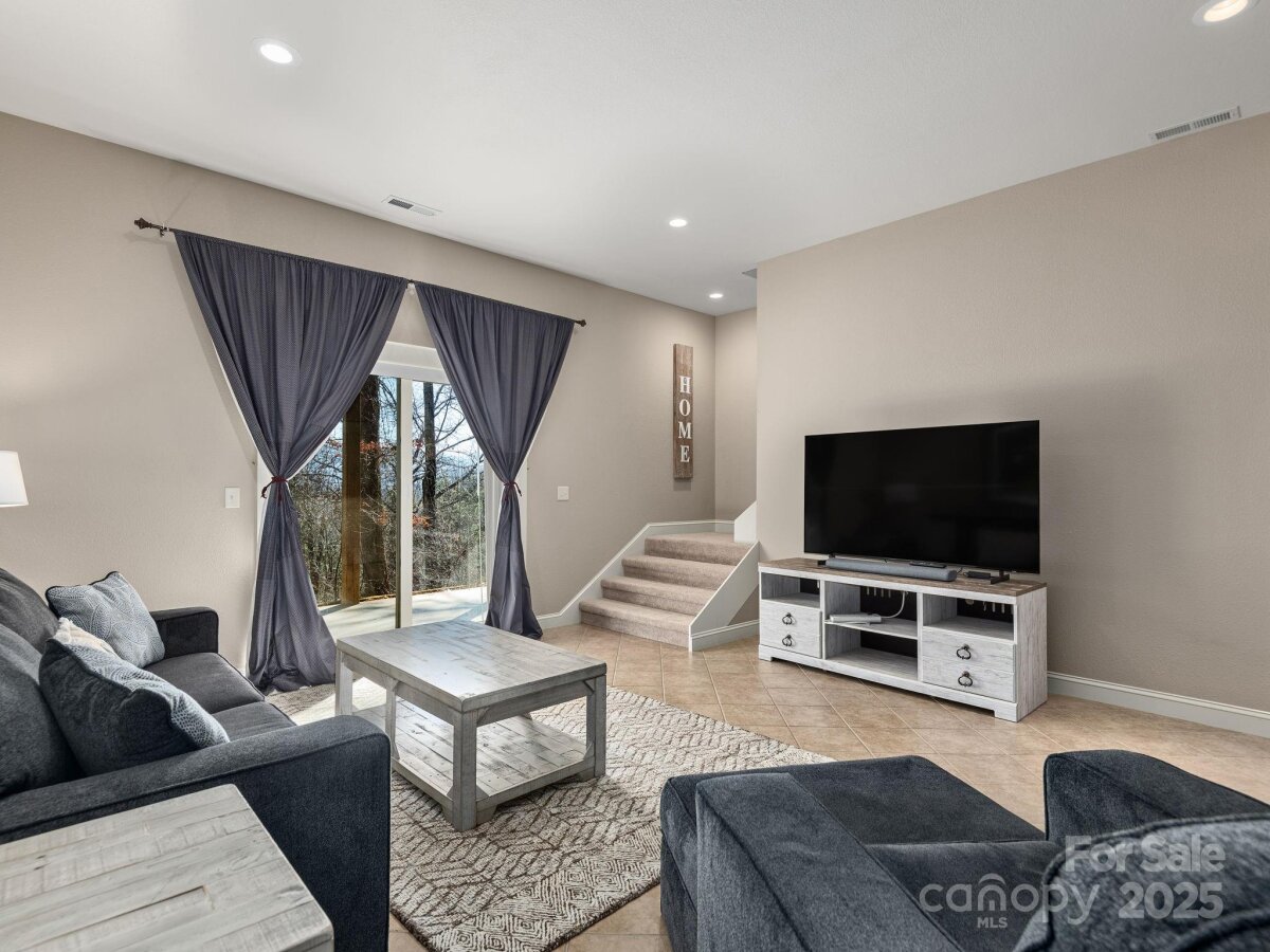 Waynesville 23 4325557w