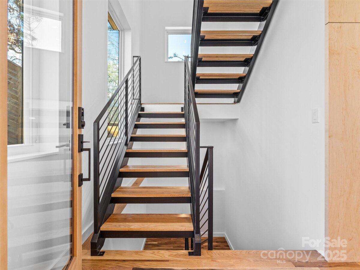 Montford 10 4325651e