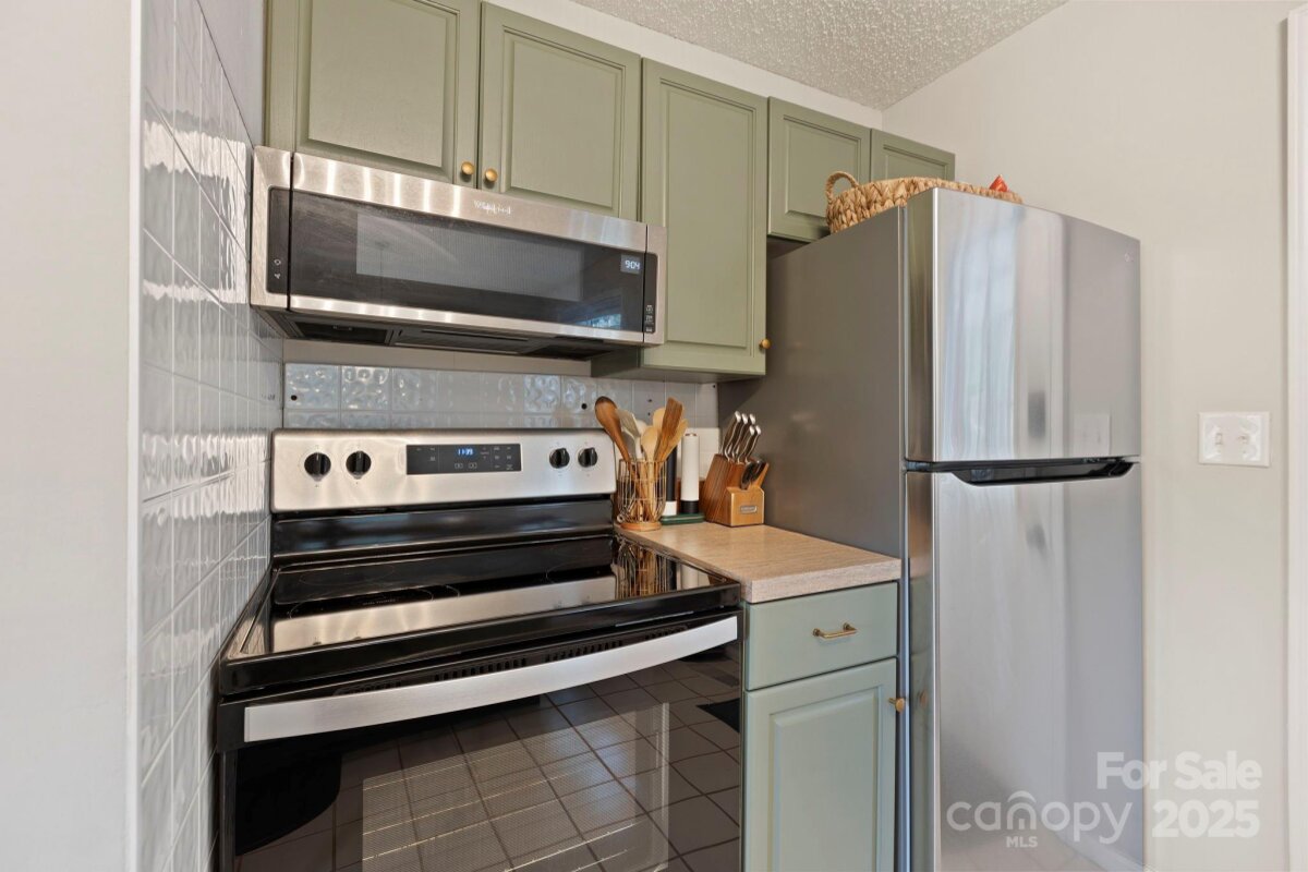 Lake Toxaway District 20 4325770t